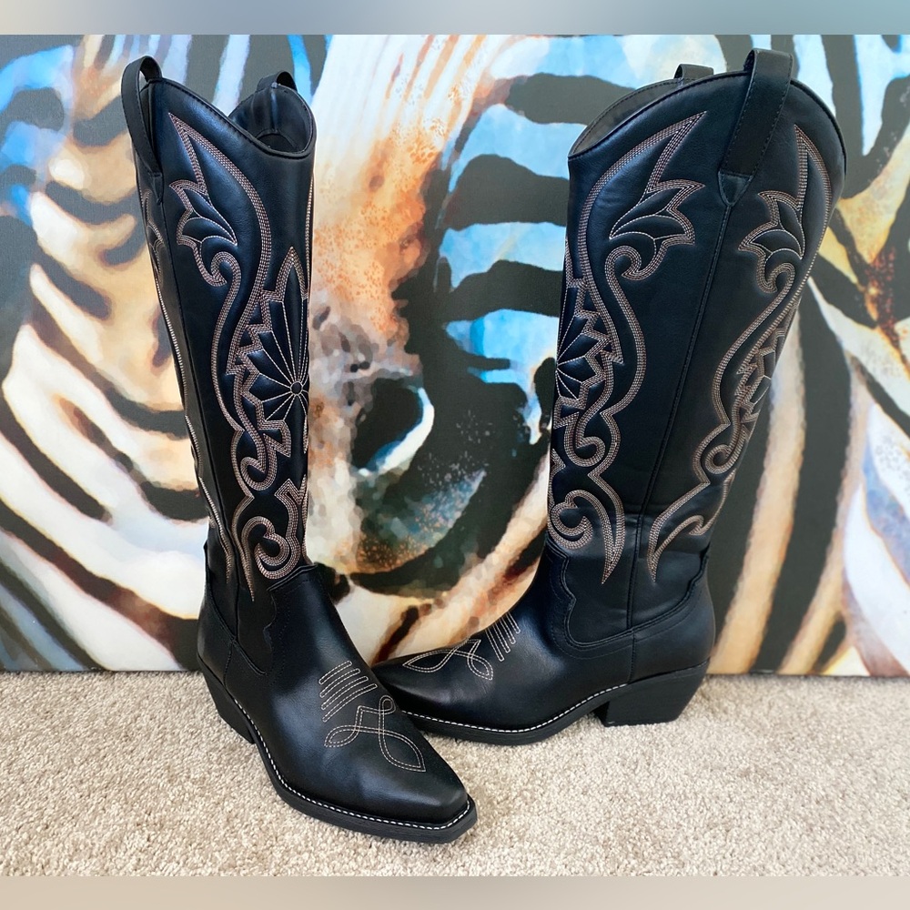 Black Western Cowboy Boots with Embroidered Design